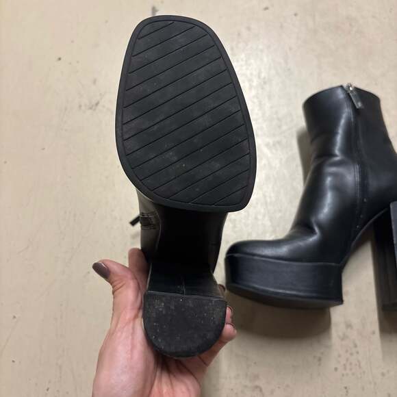 Zara faux leather Platform Boots, Zara 6.5 (fit... - Picture 3 of 4
